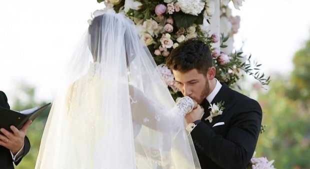 Приянка Чопра и Ник Джонас сыграли свадьбу: появились первые фото