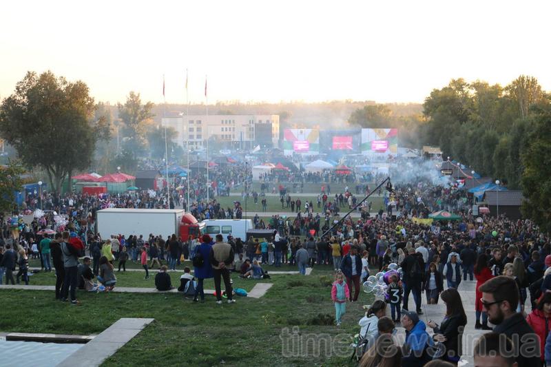 В Запорожье на "Караоке на Майдане" запрещали снимать Кондратюка
