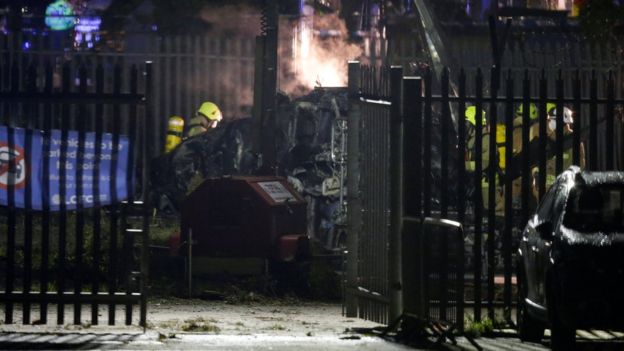 В Британии рухнул вертолет: на борту был владелец ФК "Лестер сити". Фото, видео