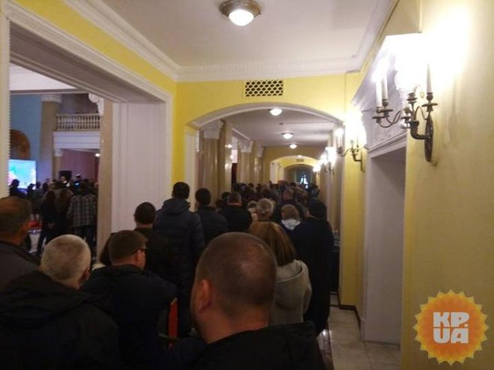 В Киеве простились с погибшей актрисой Мариной Поплавской. Фото церемонии
