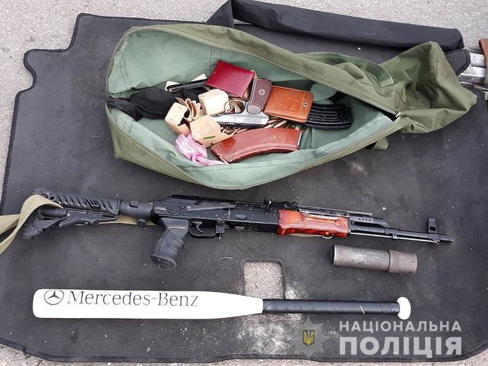 8 тысяч патронов, 55 ящиков водки и 2 миллиона налички нашли силовики в Мелитополе