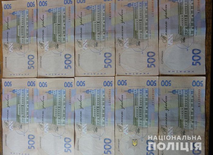 8 тысяч патронов, 55 ящиков водки и 2 миллиона налички нашли силовики в Мелитополе