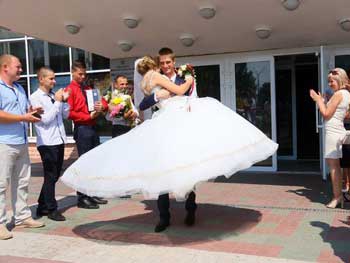 За неделю в Мелитополе и районе сыграли 29 свадеб