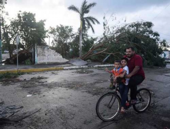 Разрушительные ураганы и смертоносные ливни: ТОП-5 самых страшных природных бедствий на этой неделе