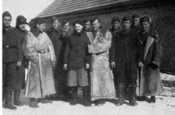 Запорожцы фотографировались вместе с «гитлеровцами» во время оккупации – исторический факт