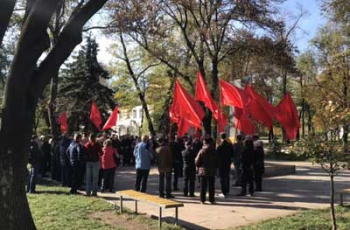 Ректор запорожского ВУЗа посетил митинг по случаю столетия комсомола