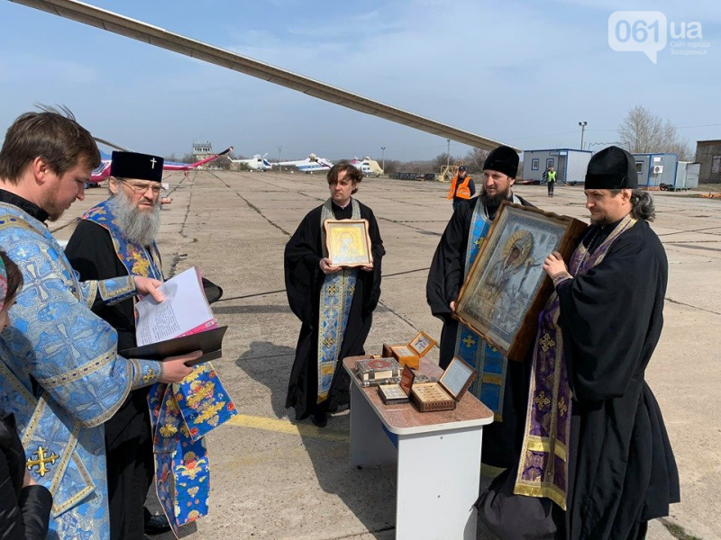 В Запорожье и Одессе УПЦ МП провели «воздушный крестный ход» против коронавируса
