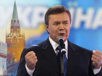 Кремлевские СМИ ликуют: Янукович бросил ЕС и выбрал Россию  фото