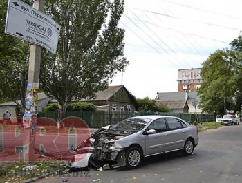 В Бердянске россиянка врезалась в такси: есть пострадавшие фото