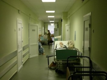 Новые больницы оснастят специальными лифтами фото