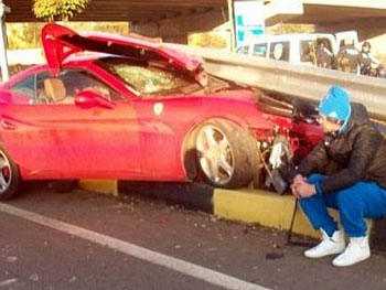 Пьяный Милевский в Турции разбил свой Ferrari: фото и видео с места ДТП фото