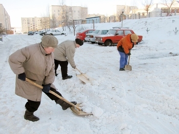 Снег в Запорожье будут убирать все фото