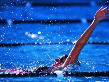 Украинские пловцы выиграли золото на чемпионате Европы фото