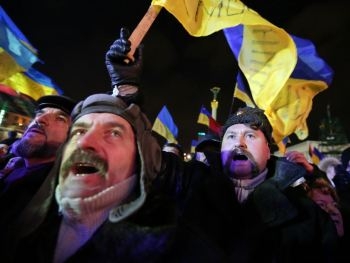 Как прошла ночь на Евромайдане фото