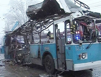 При взрыве в волгоградском троллейбусе погибли 15 человек фото
