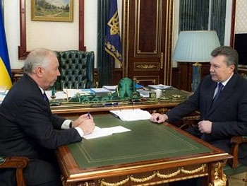 Янукович предложил созвать внеочередное заседание Рады фото