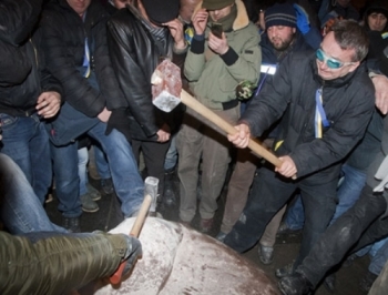В Украине арестовали 140 участников акций протеста фото