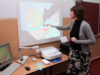 Мелитопольские учителя тестируют оборудование компании Epson фото