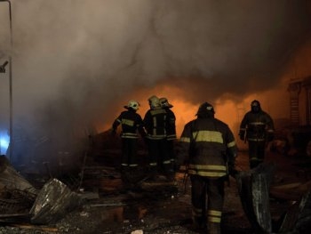 В Киеве горела клиника Феофания фото