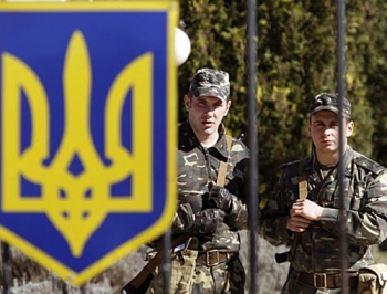 Военнослужащие Украины покинут Крым по железной дороге фото
