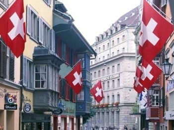 Швейцария расширила список санкций фото