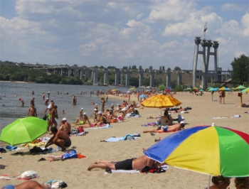 В Запорожье пляжи готовы к летнему сезону фото