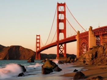 В Калифорнии поставят защиту на мосту от самоубийц фото