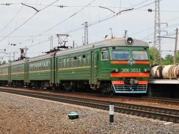 Луганский поезд в Харькове встречали автоматчики фото