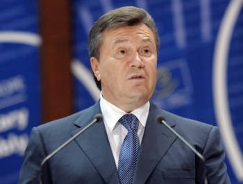 Яценюк хочет заочно осудить беглых соратников Януковича фото