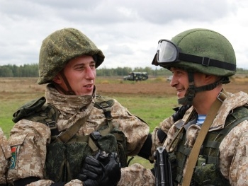 Украина выдала РФ ее десантников фото