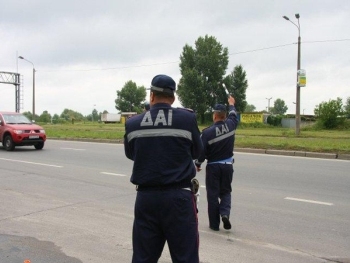 Около Вышгорода задержан автомобиль с патронами фото