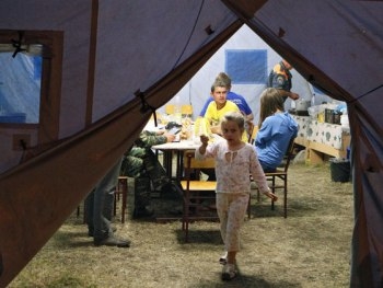 Ежедневно из Луганска бегут по 500 человек фото