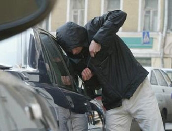 В Бердянске задержали серийного грабителя и угонщика фото