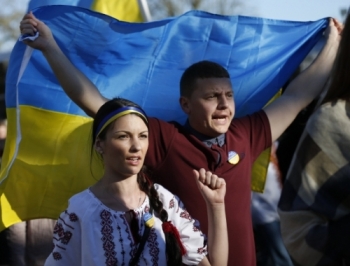 Украинцы ощущают себя гражданами своей страны фото