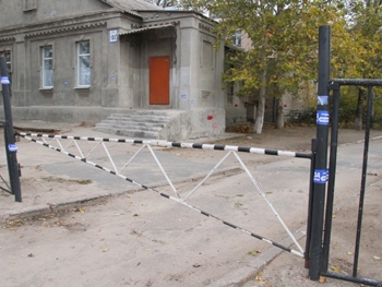 На ул. Воровского избирателей в день выборов агитируют за Оппозиционный блок фото