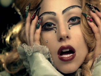 Леди Гага призналась, что ее изнасиловали фото