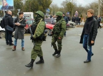 Яценюк хочет ограничить сообщение с оккупированным Крымом фото