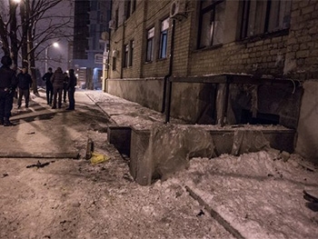 Теракт в Харькове: в здание заложили бомбу фото