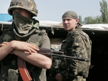 Из плена боевиков освободили 10 украинцев фото