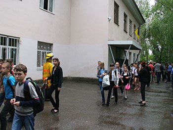 В одной из эвакуированых школ на сегодня были запланированы экзамены (фоторепортаж) фото