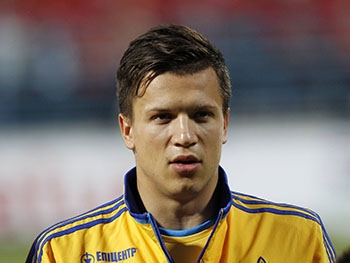 В России хотят запретить упоминать имя украинского футболиста Коноплянки фото