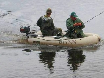 В Мариуполе двое рыбаков наступили на взрывчатку фото