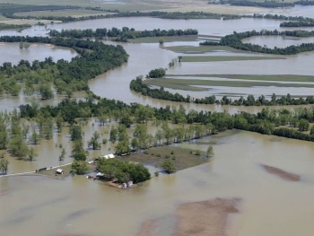 Из-за наводнений в США погибли уже 24 человека фото