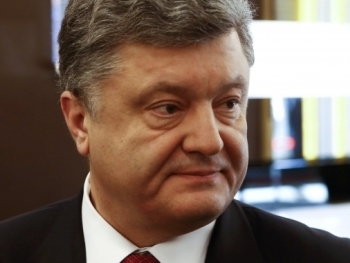 Стало известно, кто будет поставлять Украине оружие фото