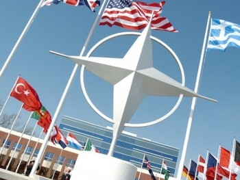 Украина просит у НАТО противотанковые системы для борьбы с Россией фото