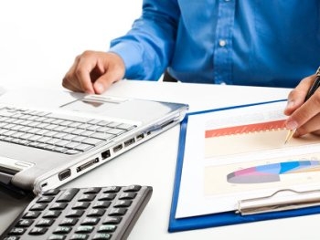 Украинская экономика упадет на 17%, - эксперты фото