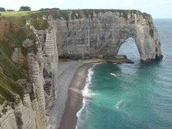 Моряки заблокировали движение поездов под Ла-Маншем фото