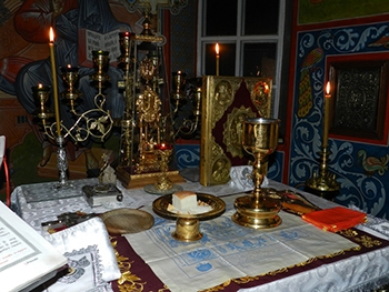 В Мелитополе прошла ночная служба в день памяти запорожских святых фото