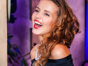 Инна Цимбалюк поделилась первым фото с новорожденной дочкой фото