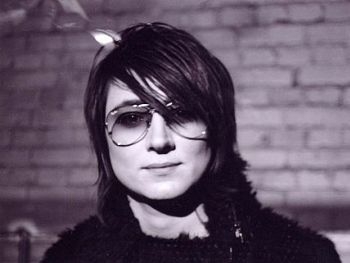 Земфира спела в Грузии с украинским флагом фото